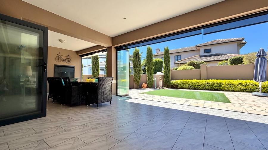 4 Bedroom Property for Sale in La Montagne Western Cape